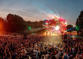 Fiestas Rave: Todo lo que Debes Saber para No Perderte la Mejor Experiencia